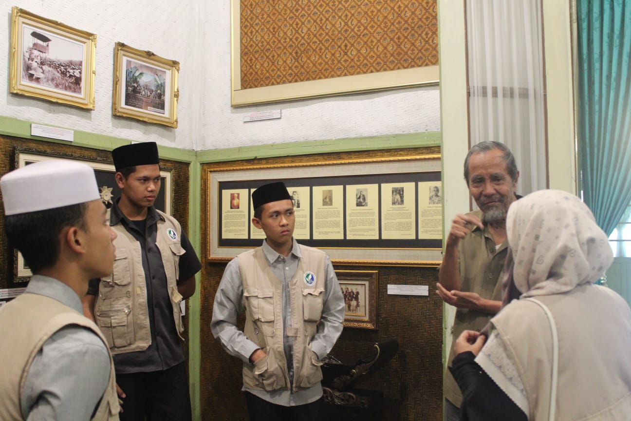 Wisata Budaya Bumi Ageung Cikidang Cianjur